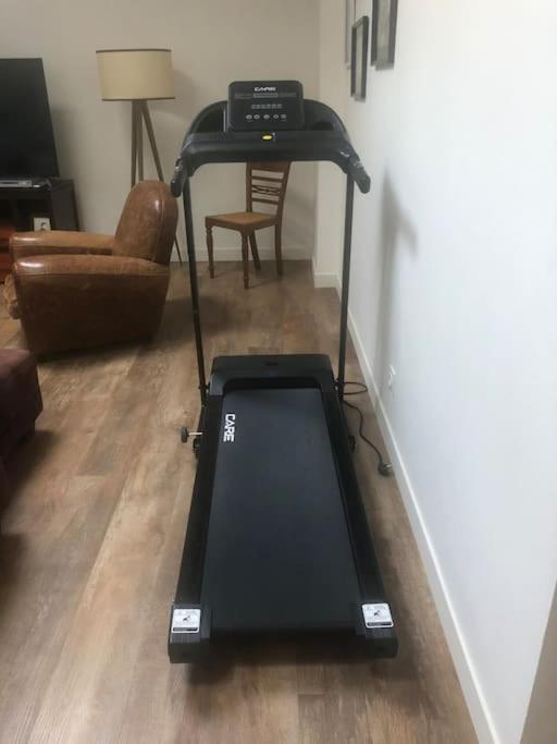 Loft Proche Centre Ville Hotes Habitant A L Etage Laval  Dış mekan fotoğraf